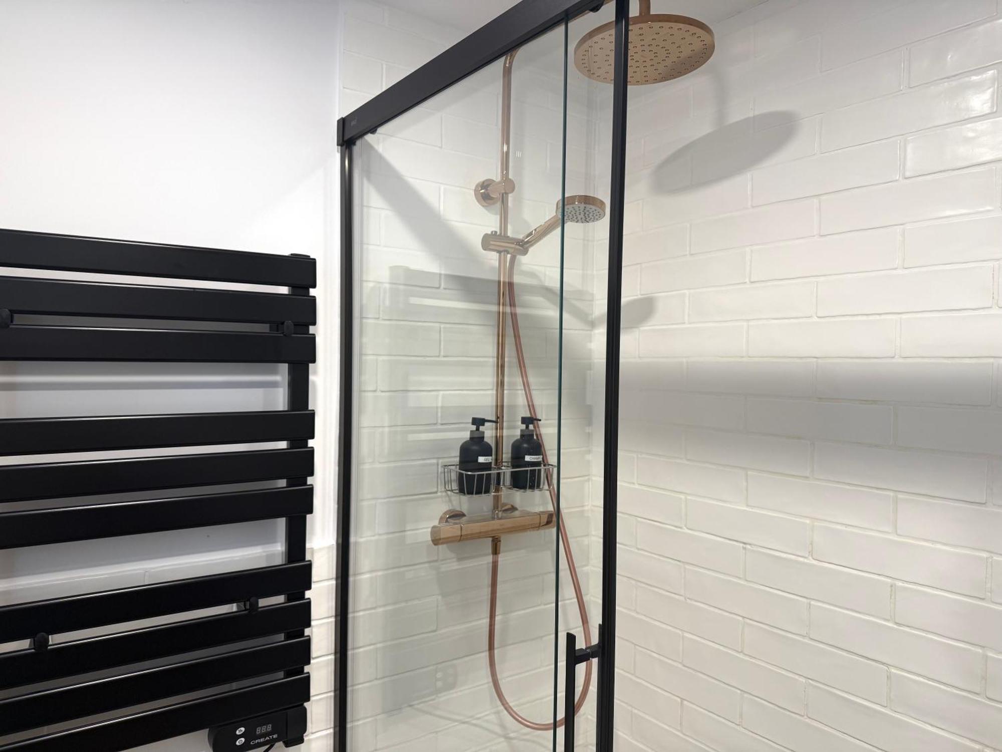 באקיו Gurah Boutique Apartments מראה חיצוני תמונה